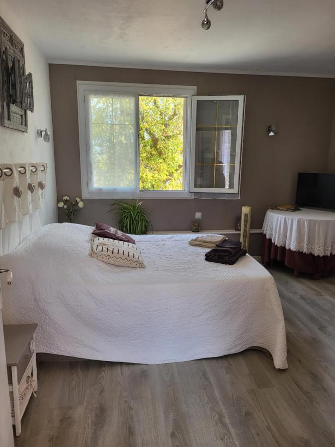 Chambre D'Hotes Le Chat Botte Espédaillac Eksteriør bilde